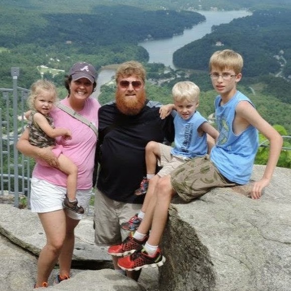 Profile Picture of Stephanie Mack (@stephmack711) on Poshmark