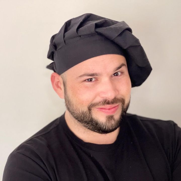 Profile Picture of Ernesto Hernandez (@ernestmois) on Tiktok