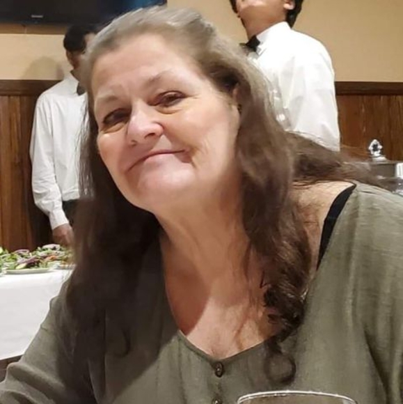 Profile Picture of Lynn Pearson (@txnanalynn) on Poshmark