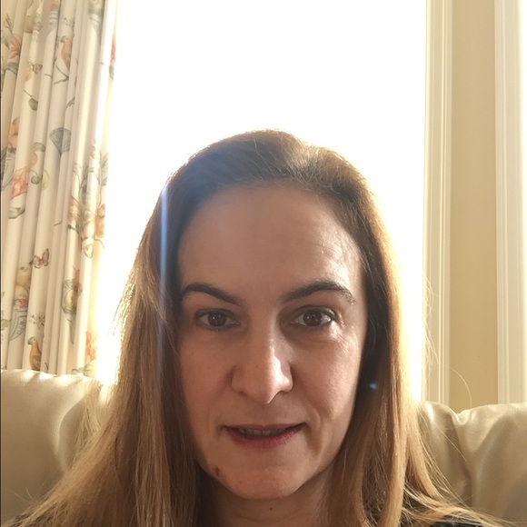 Profile Picture of Irena Andonova (@irenaka) on Poshmark