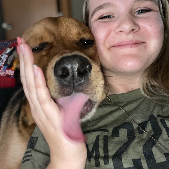 Profile Picture of Jessica Solomon (@jess_durall) on Poshmark