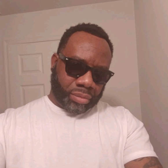 Profile Picture of Melvin! Scott (@chosen352105) on Poshmark