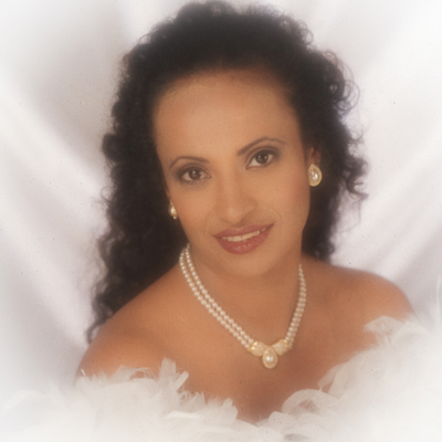 Profile Picture of Mona Lee (@MonaLeeMJ) on Twitter