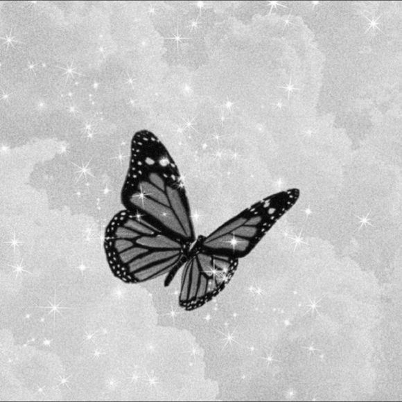 Profile Picture of Lillian Leonard (@lillian_2raw) on Poshmark