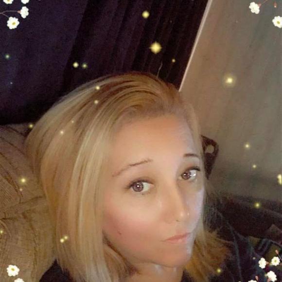 Profile Picture of Candy Sanner (@candyandmike) on Poshmark