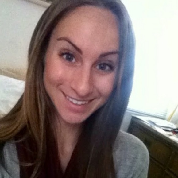 Profile Picture of Krista Barrella (@kbarrella4112) on Poshmark