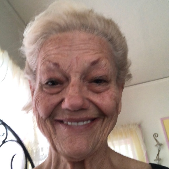Profile Picture of Mary Kilgore (@marykilgore190) on Poshmark