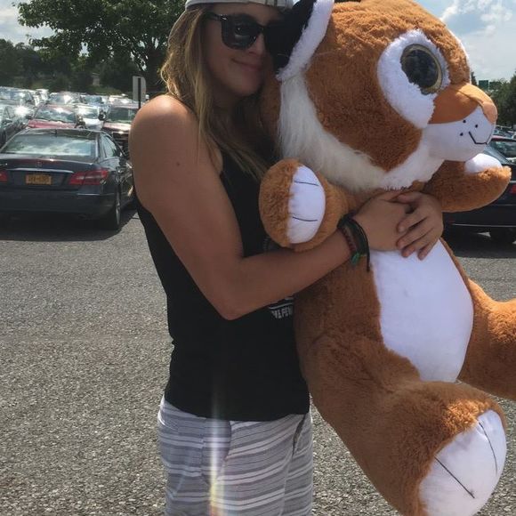 Profile Picture of Alexandra Piotrowski (@alexrox12345) on Poshmark