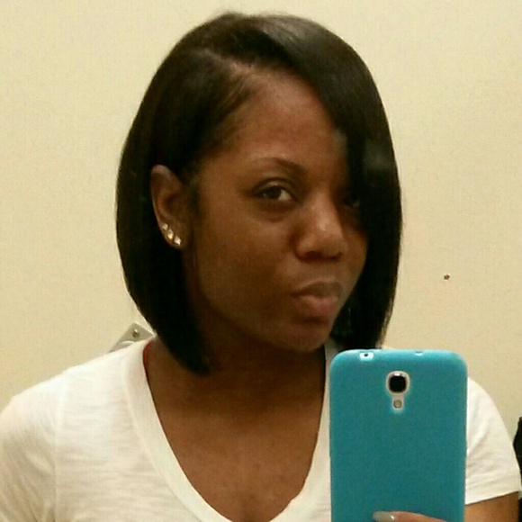 Profile Picture of Dana Freeny (@danad007) on Poshmark