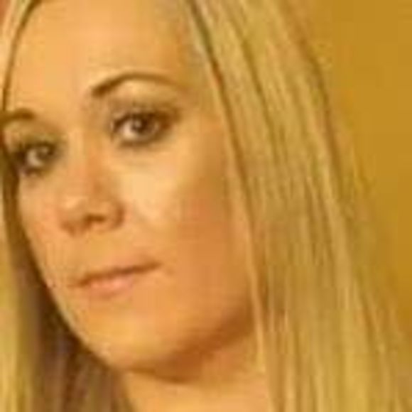 Nikki Holmes - Poshmark Profile Picture of Nikki Holmes (@nikkinecole) on Poshmark