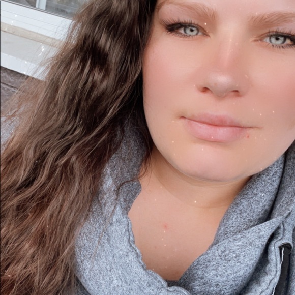 Profile Picture of Jessika Mccrone (@jessikamccrone) on Poshmark