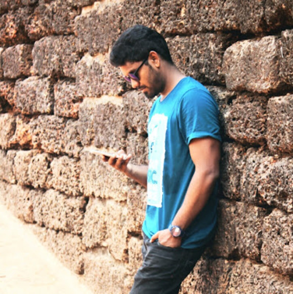 Profile Picture of Naveen Kumar (@naveenkumar281) on Poshmark