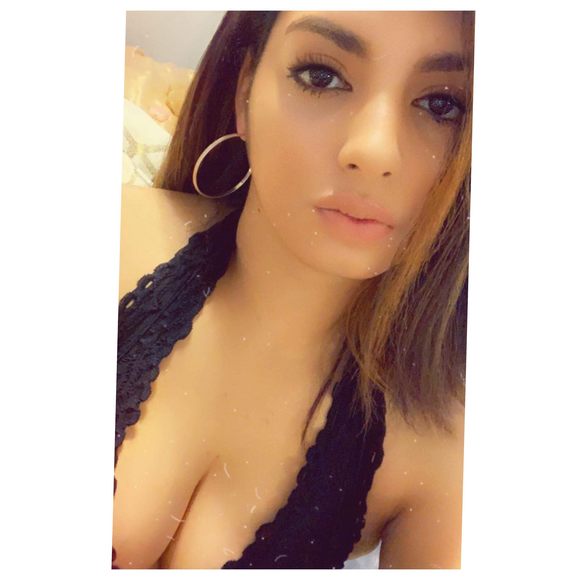 Profile Picture of Lindsey Rucker (@pretty_lin) on Poshmark