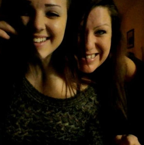 Profile Picture of Tara Brett (@taralynnbrett) on Poshmark