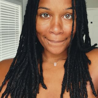 Profile Picture of 🪷 First Language: E N E R G Y (@glamorouswallflower) on Instagram