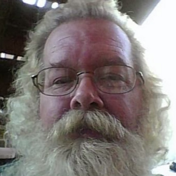 Profile Picture of Dean Cochrun (@deancochrun) on Poshmark