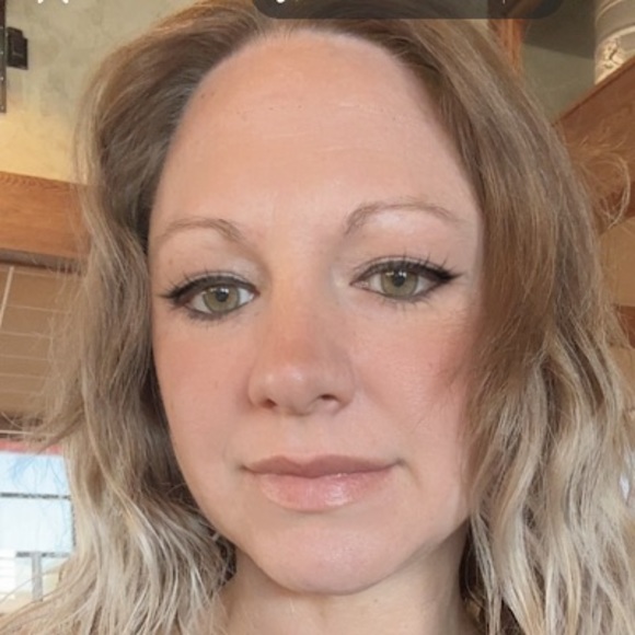 Profile Picture of Amber Nodes (@amber_nodes) on Poshmark