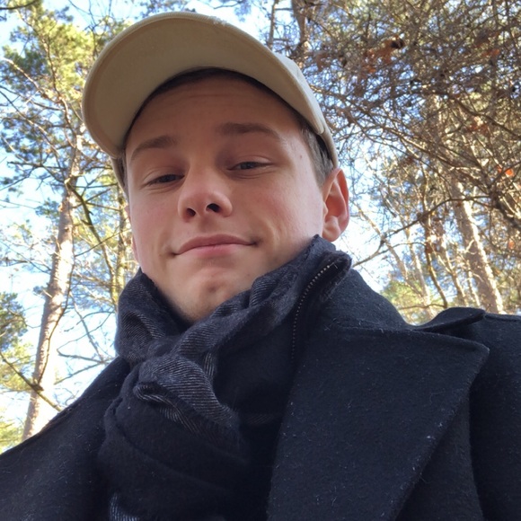 Profile Picture of Ethan Kibodeaux (@ethankbdx) on Poshmark