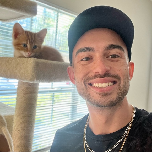 Austin Coyle - Poshmark Profile Picture of Austin Coyle (@austincoyle375) on Poshmark