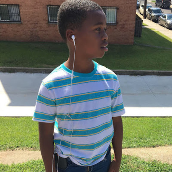 Profile Picture of Mari Different (@amarisnow100) on Poshmark