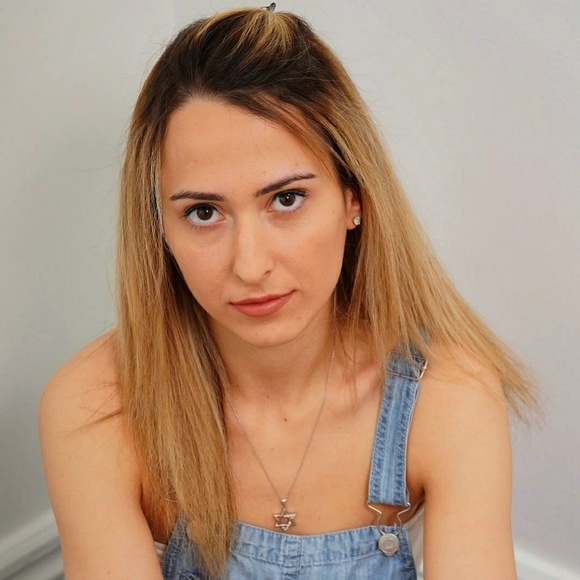 Profile Picture of Sigal Melamed (@sigal1m) on Poshmark