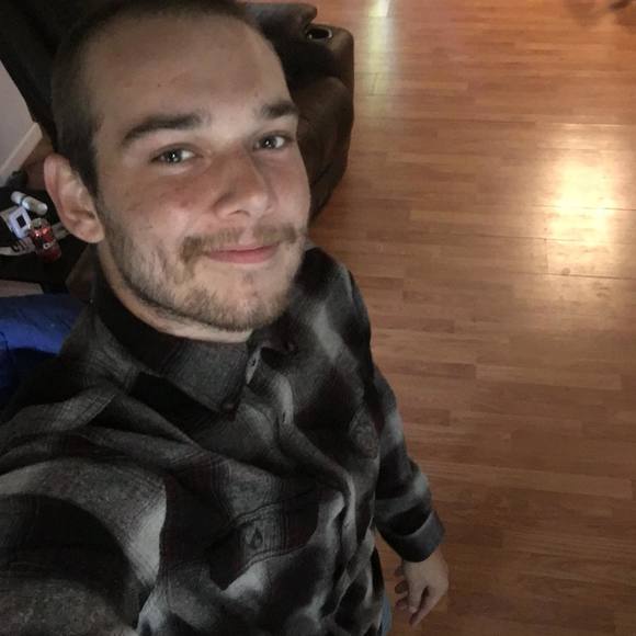 Profile Picture of Wade Barber (@rwbjne) on Poshmark