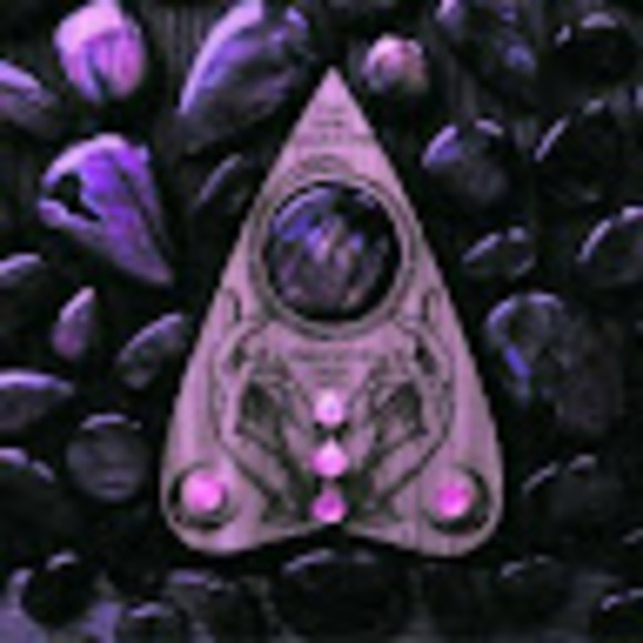 Amber Claussen - Poshmark Profile Picture of Amber Claussen (@collectorsclaus) on Poshmark