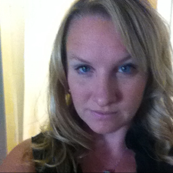 Melanie Besonen - Poshmark Profile Picture of Melanie Besonen (@mellamarre) on Poshmark