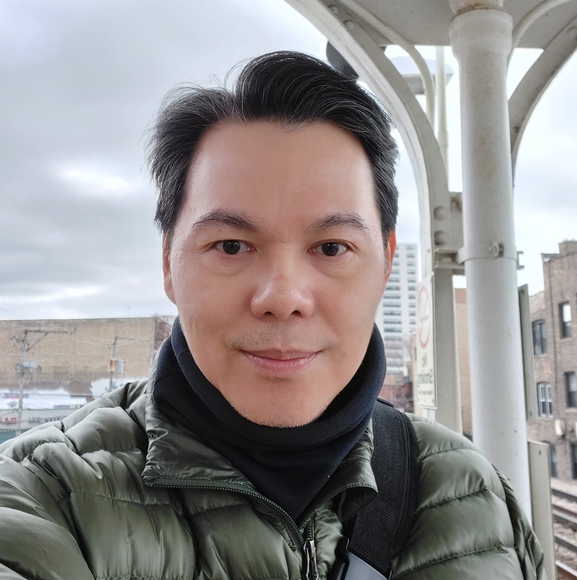 Profile Picture of Derek Chiong (@dchiong) on Poshmark