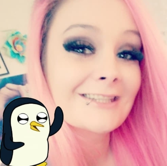 Profile Picture of Jade Lansdowne (@jadelansdowne) on Poshmark
