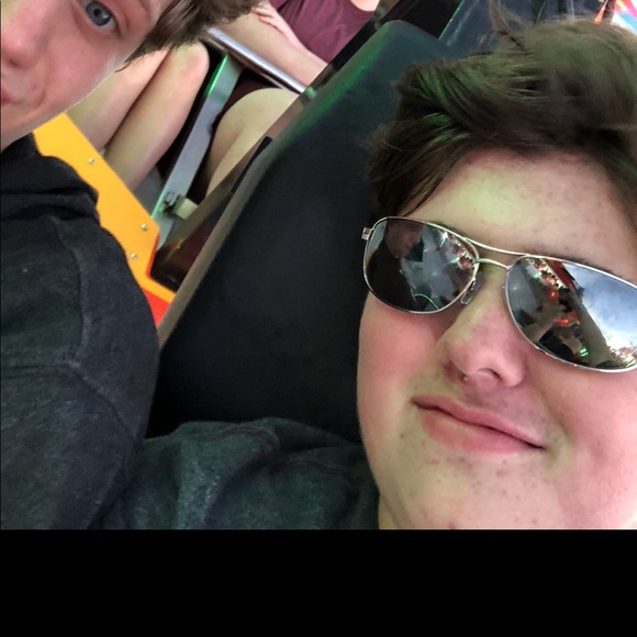 Profile Picture of Sam Mitnik (@sammitnik) on Poshmark
