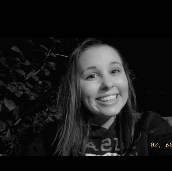 Caitlin Lagerman - Poshmark Profile Picture of Caitlin Lagerman (@caitlin20001) on Poshmark