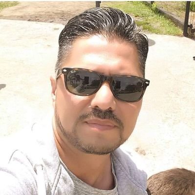 Profile Picture of Gilbert Robledo (@robledo14) on Twitter