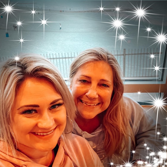 Profile Picture of Karen Carls berard (@waldheim) on Poshmark