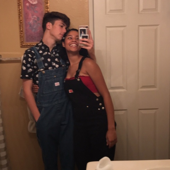 Profile Picture of Thomas Bateman (@thomaselliot) on Poshmark