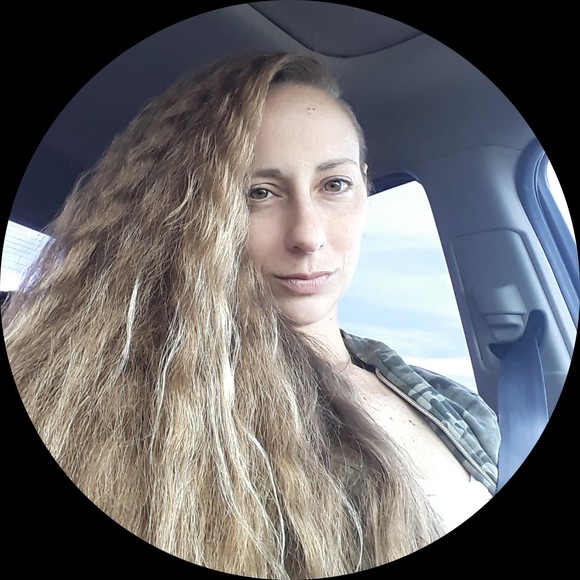 Profile Picture of Lacey Varrato (@laceyvarrato) on Poshmark