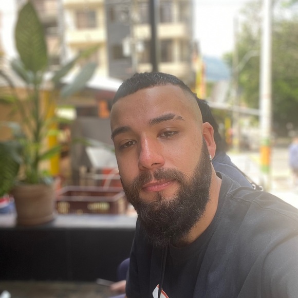 Profile Picture of Jason Parra (@jparra94) on Poshmark