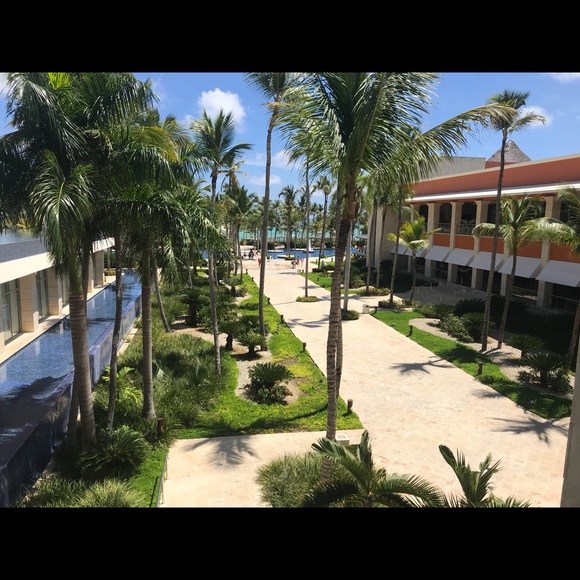 Profile Picture of Silvia Ribeiro (@silvia2069) on Poshmark