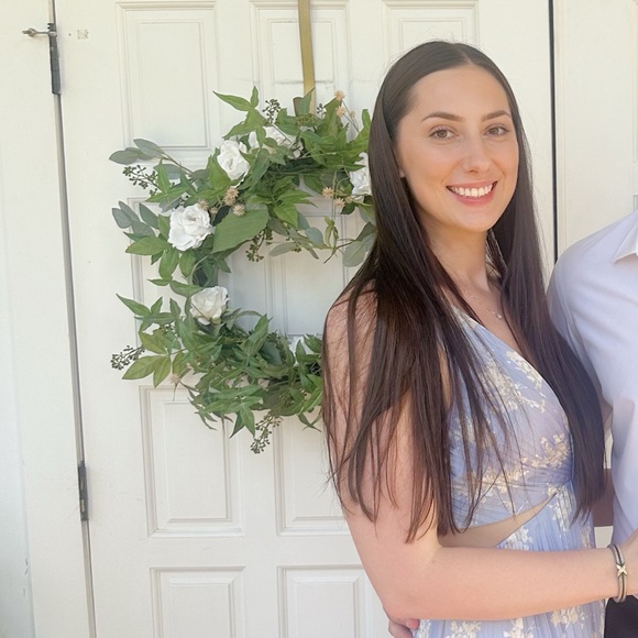 Profile Picture of Julia Estes (@juliaestes793) on Poshmark