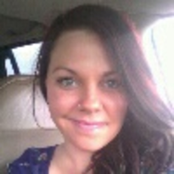 Profile Picture of Nicole Routon (@nrmarie) on Poshmark