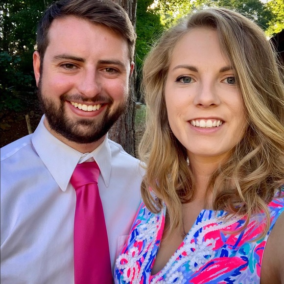 Profile Picture of Danielle Horacek (@sussiek) on Poshmark