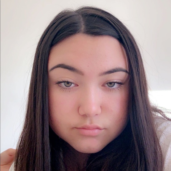 Profile Picture of Caicos Malig (@caicos_mariel) on Poshmark