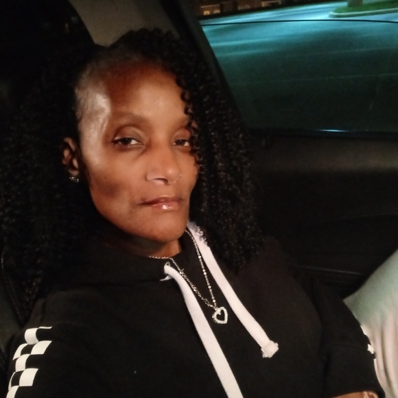 Profile Picture of Lashonda Hall (@lashondahall41) on Poshmark