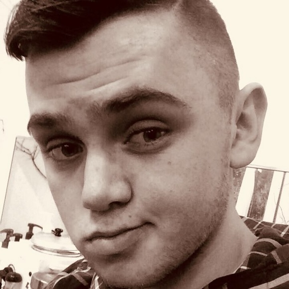 Profile Picture of Tony Baldwin jr (@tonythetank) on Poshmark
