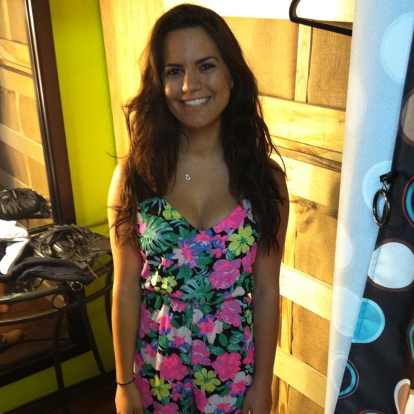 Profile Picture of Tori Morales (@tormor) on Poshmark