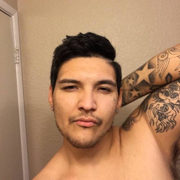 Thomas n melissa Chavez - Poshmark Profile Picture of Thomas n melissa Chavez (@chavezvthomas) on Poshmark