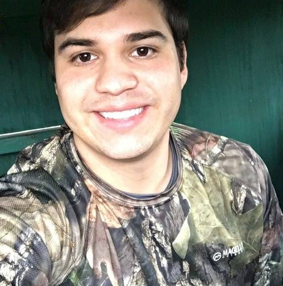 Profile Picture of Alec Luna (@alecluna36) on Poshmark