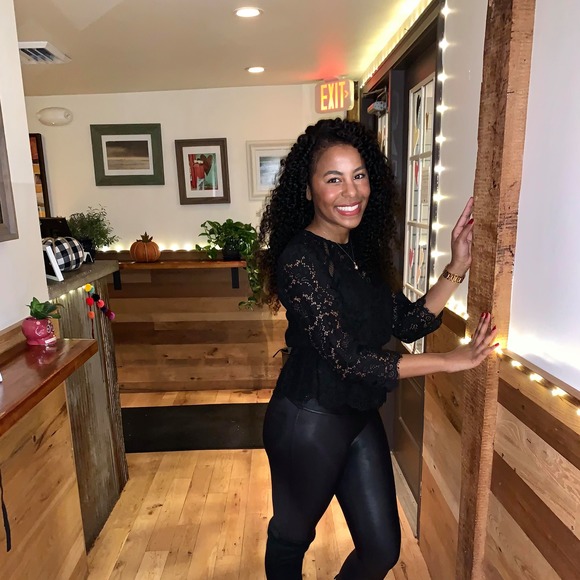 Profile Picture of Natasha Mceachin (@natashamceachin) on Poshmark