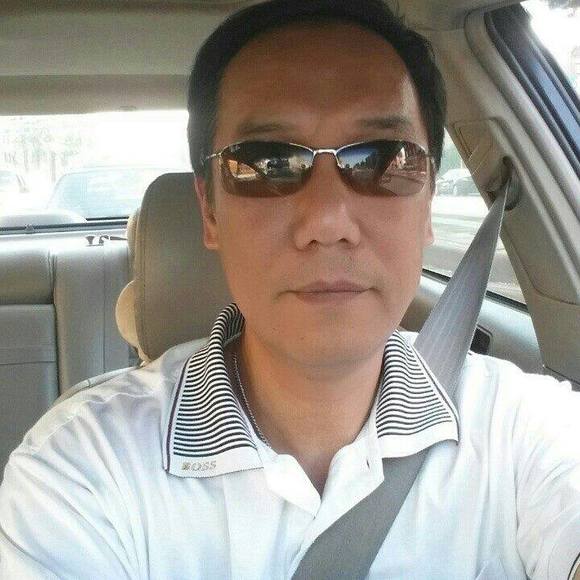 Profile Picture of Jimmy Huang (@120719214) on Poshmark