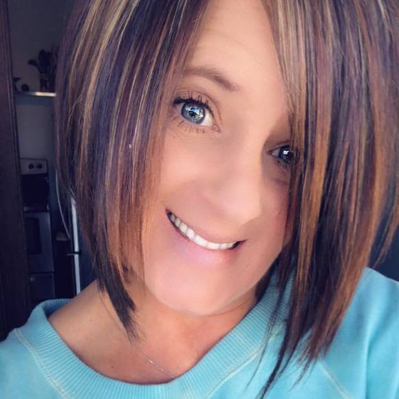 Profile Picture of Erin Pogue (@epogue317) on Poshmark